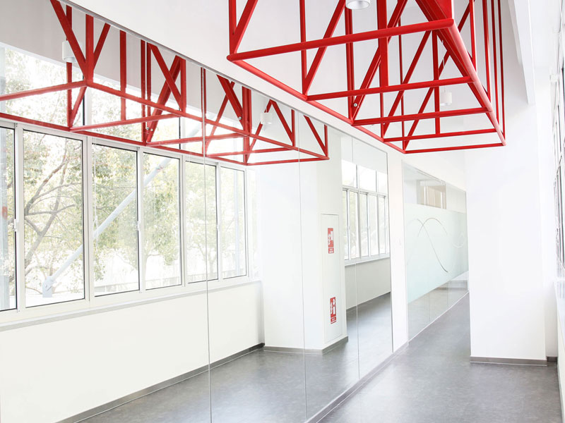 pp电子平台机电工作环境图