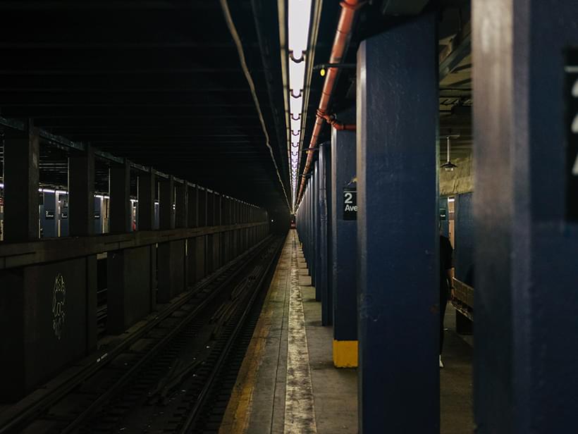 铁路轨交站台照明灯图