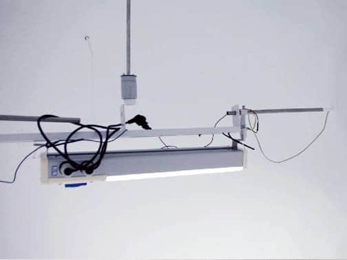 pp电子平台LED塔筒条形灯光谱分析实验图