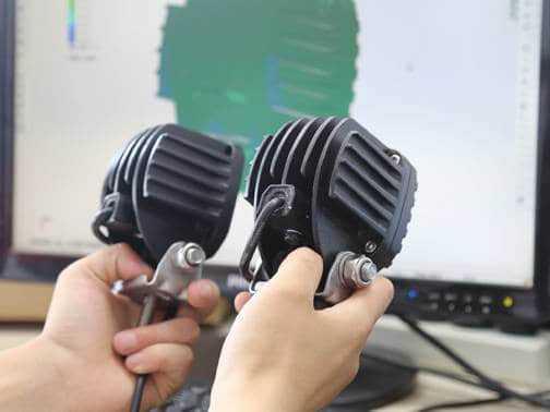 pp电子平台LED工作灯热模拟图