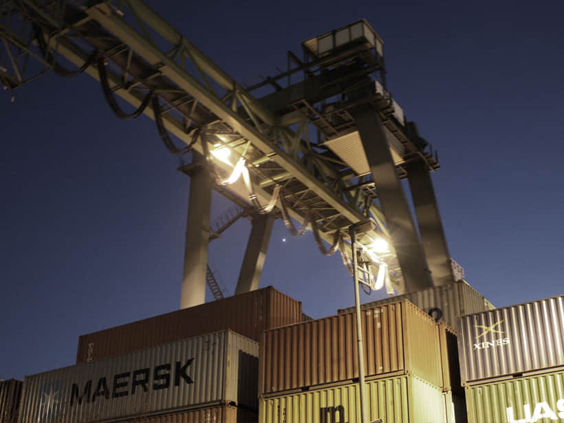 起重机移动的声光报警图